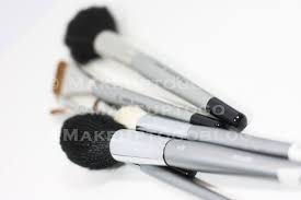 the basics makeup brush cleaning 101