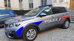 Découvrez la sérigraphie des nouvelles 5008 de la @policenationale. De Nouveaux Bolides Pour Les Policiers Et Gendarmes Du Gard