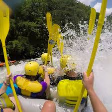 With great drops, wild waves, and warm water the middle ocoee river has it all. Whitewater Rafting On Ocoee River Outdoor Adventure Rafting Oar
