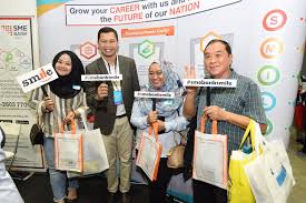 Career fair is for students to network with each company's representatives to enquire or gain further understanding about their culture, hiring. Graduan Aspire Career Fair 2019 Sme Bank