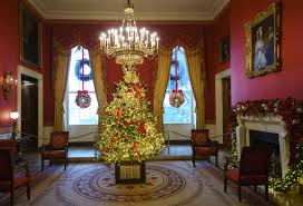 Decorate the tree and the box with a simple cream garland and finish with bright ornaments. Melania Trump Unveils White House Christmas Decorations The North State Journal