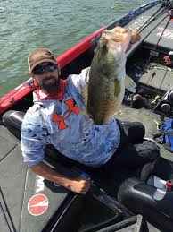 Mike Iaconelli Leads On Day 1 On Guntersville With 28 2