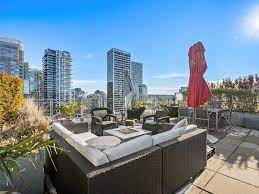 Vancouver Condo Boasts Enviable Views