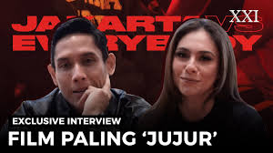 Jve now called jakarta city of dreamers is quite enjoyable though it boasts a bit too much artsy fartsy imageries … search for:. Semua Peran Di Film Ini Berani Dan Menantang Exclusive Interview Jakarta Vs Everybody Youtube