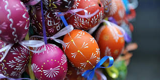 Velikonoční pondělí je především ve znamení pomlázky a barvených vajec. Modre Pondeli Sedive Utery Skareda Streda Poznejte Velikonocni Zvyky Den Po Dni Radiozurnal