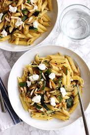 pasta with goat cheese and zucchini