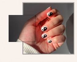 34 cool black and white nail designs