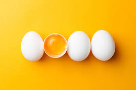 which bird lays the smallest egg