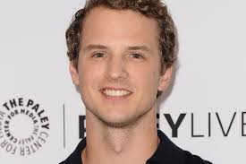Freddie stroma (cormac mclaggen et dickon tarly). Unreal S Freddie Stroma To Play Sam S Hunky Brother On Game Of Thrones