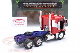 optimus prime truck transformers