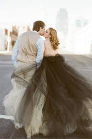 Hochzeitskleid schwarz erfahrung die hochwertigsten hochzeitskleid schwarz auf einen blick! Brautkleid In Schwarz 20 Stylingtipps Fur Extravagante Hochzeitsmode