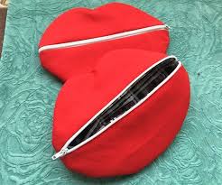 sew your own zipped lips makeup bag
