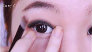 6 makeup tutorials to watch for uneven eyes