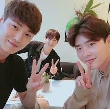 Maybe being stressed isn't so bad with the right person by your side. Lee Jong Suk Pamer Keakraban Dengan Info Yg Family Indonesia Facebook
