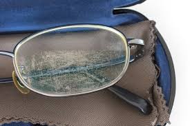 how to remove scratches from eyeglass