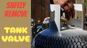 how to safely remove propane tank valve