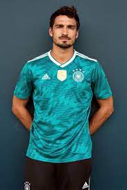 Borussia dortmund duo mats hummels and emre can were both involved in the game. Pin On Av Kilz Lifestyle
