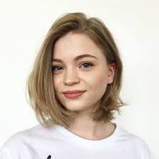 If you are a lucky owner of a round face and are looking for the best short haircuts and hairstyles out there, you have come to the right place. Short Haircuts For Round Faces And Thin Hair 40