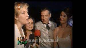 Açelya Akkoyun ve Civan Canova'nın düğününde Berna Laçin ve dostları  çılgınlar gibi eğlendi 1998 - YouTube