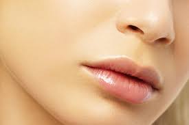 4 ways to achieve plump and full lips