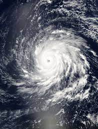 El ciclón, que esta mañana era de categoría 2, presenta vientos máximos sostenidos de 115 millas por hora (185 kilómetros por hora) y es ya un huracán de categoría mayor. Ciclon Wikipedia La Enciclopedia Libre