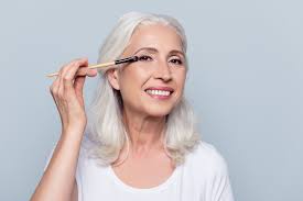 Se maquiller après 50 ans : maquillage des yeux - La Belle Adresse