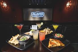 dine in theater options for good