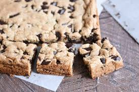 chewy chocolate chip cookie bars mel