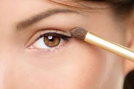eye makeup tips to follow for small eyes