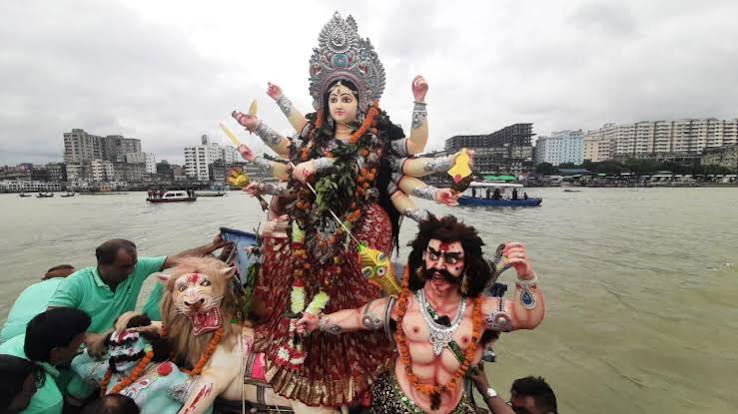 বিসর্জনের মধ্য দিয়ে শেষ হবে শারদীয় দুর্গোৎসব। ফাইল ছবি।