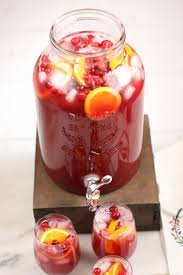 holiday punch made with 4 ings