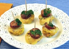 This chicken apple sausage recipe teaches you how to make and how to cook healthy breakfast sausage made with granny smith apples, bacon, and nutmeg. Chicken Apple Sausage N Egg Stackers Johnsonville Com
