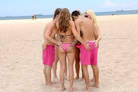沙滩排球运动员在比赛结束后集体做爱，并在泳池中畅游一番- PornPics.com