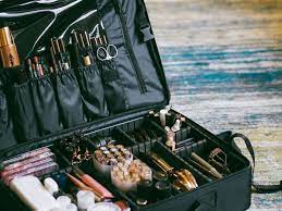 makeup artist shares how she organises