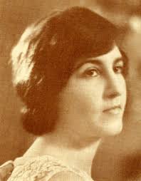 During the late 30&#39;s she began work toward an undergraduate degree in piano performance at the Chicago Musical College with Rudolf Ganz. - Recital%2520with%2520Grammar-Smith