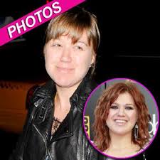 kelly clarkson shows off shocking