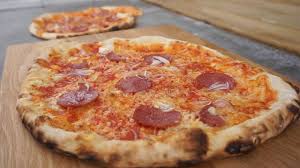 En riktig pizzadeg ska göras av jäsdeg (jäst). Pizza Untill Perfection I Vedugnen Det Har Kan Bli Lite Nordigt By Malcom Thuresson