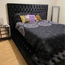 black bedroom decor