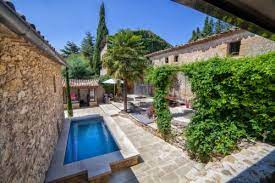 bed breakfast luberon charming bed