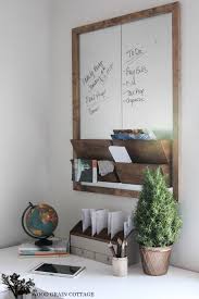 Metal And Wood Wall Organizer Feature
