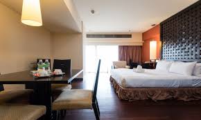Resort suites hotel at bandar sunway, tesis i̇çinde ücretli özel otopark hizmeti sunuyor. Resort Suites Hotel