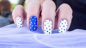 manicure trend bringing polka dots