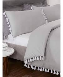 tassel duvet cover and pillowcase bed