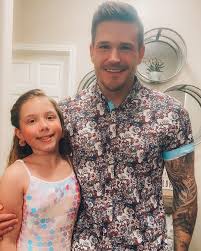 He stood behind her when her boyfriend, adam lind. Chelsea Houska S Kids Are Going To Be Big Siblings All Over Again