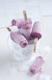 blackberry ice cream with amaretto