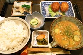 Donburi, izakaya, kaiseki, sushi, katsu, nabe, okonomiyaki, ramen, soba, udon, sashimi, tempura, yakitori. List Of Japanese Dishes Wikipedia
