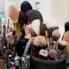 4 easy ways to clean makeup brushes