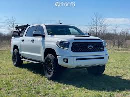 2020 toyota tundra with 18x9 12 vision