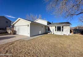 homes in gillette wy with