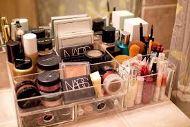 5 ways to declutter your makeup